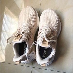 NWT Women’s Adidas ultraboost shoes